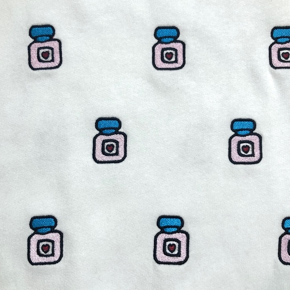 Michaela Buerger White Heart Perfume Bottle Crewneck Sweatshirt Top Women Small - Picture 9 of 15